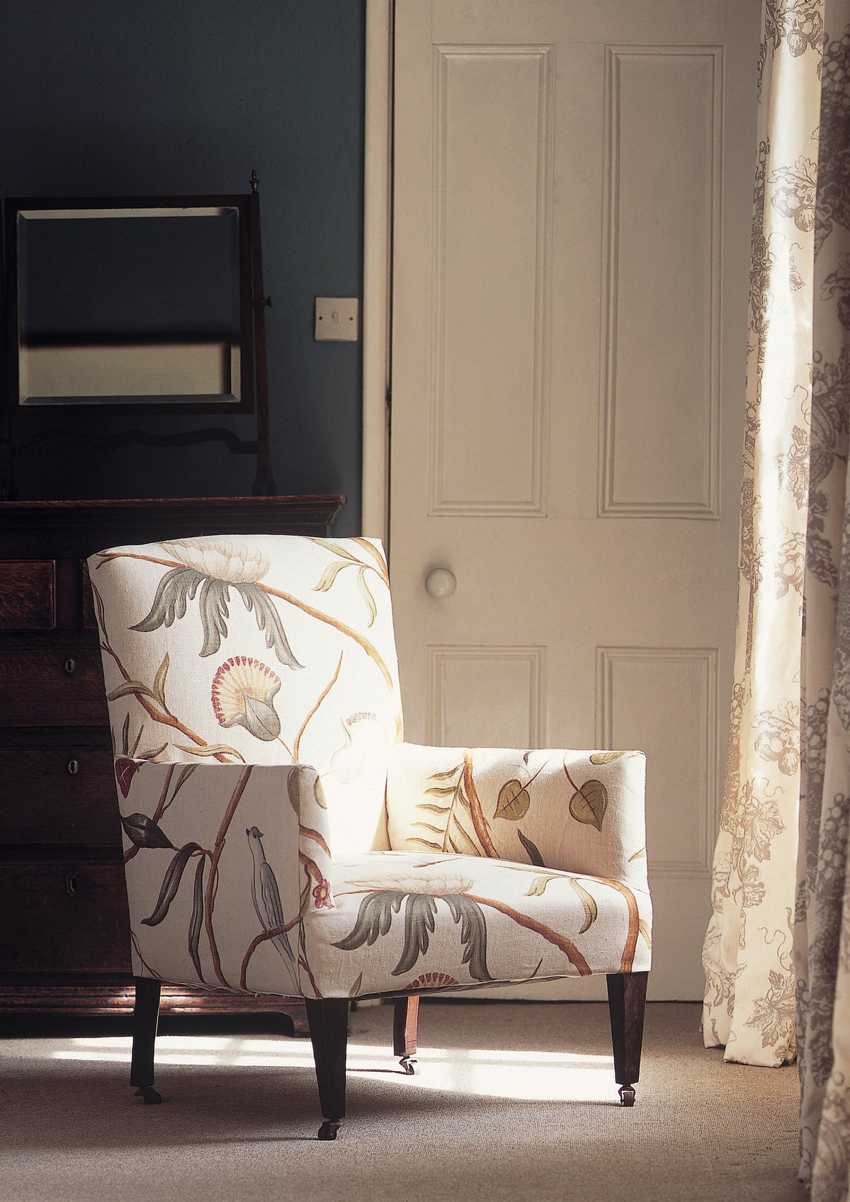 Lewis & Wood Adam's Eden Ivory Made to Measure Roman Blinds – lifestyle photograph