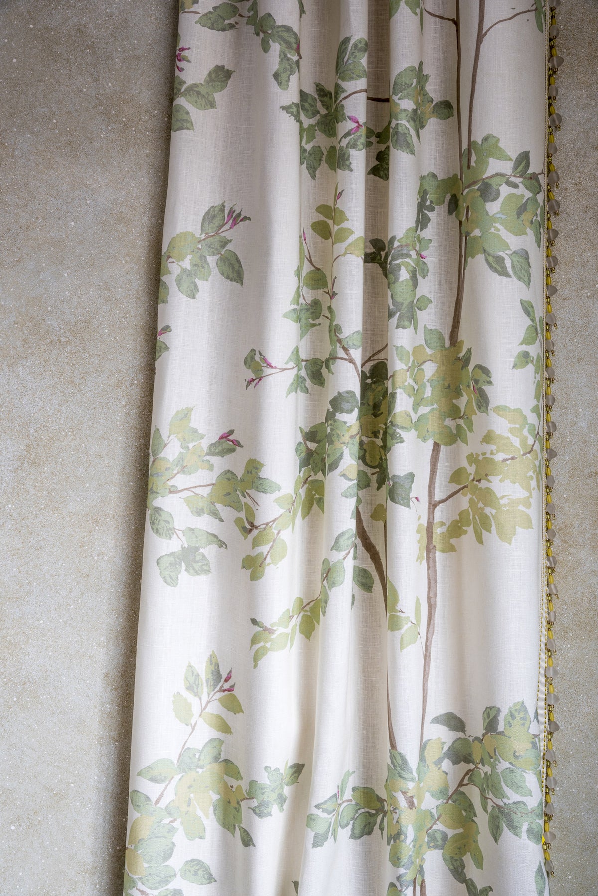 Lewis & Wood Beech Document Green Made to Measure Roman Blinds – lifestyle photograph