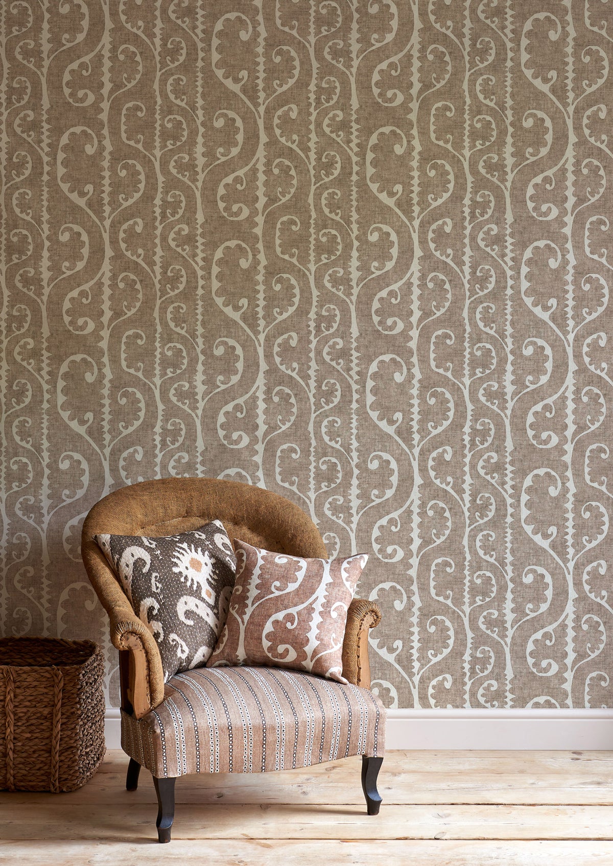 Lewis & Wood Jakarta Ginger Made to Measure Roman Blinds – lifestyle photograph