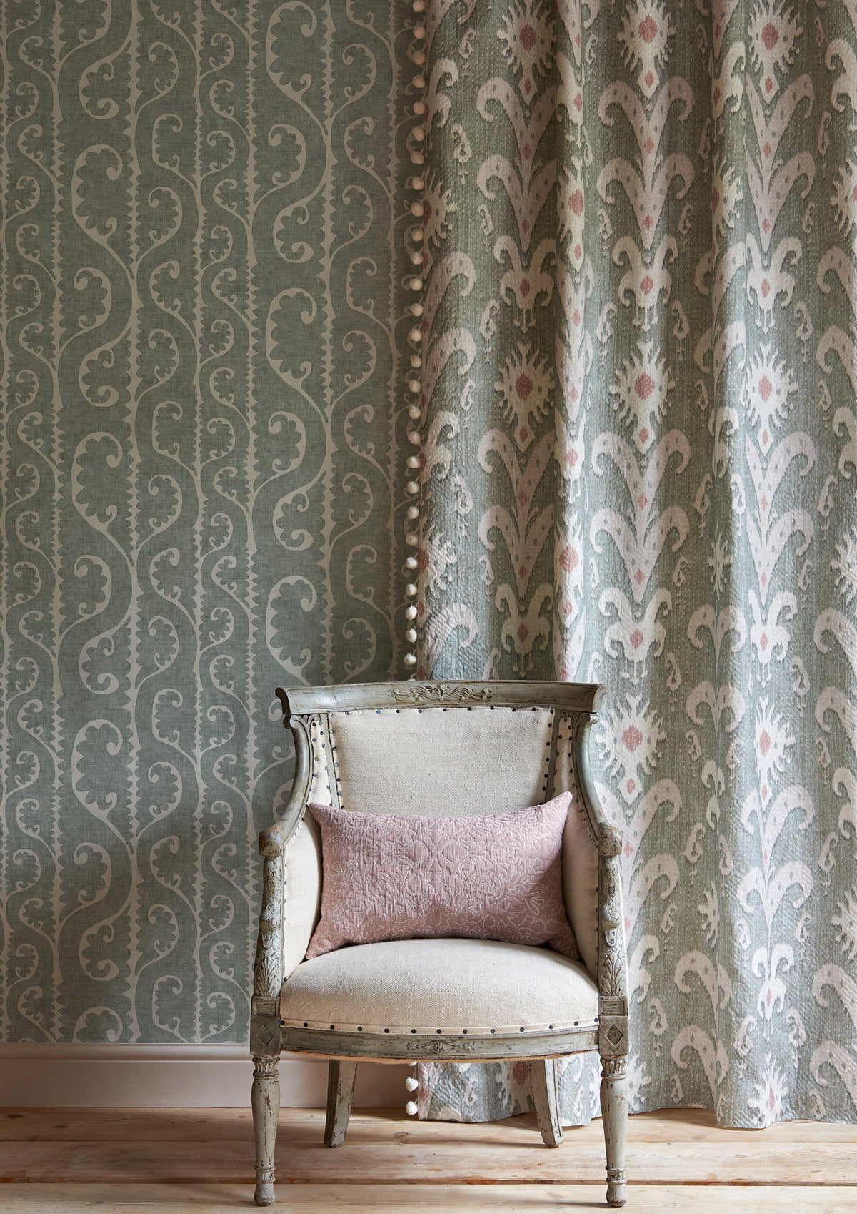 Lewis & Wood Kanthakat Sage Rose Made to Measure Roman Blinds – lifestyle photograph