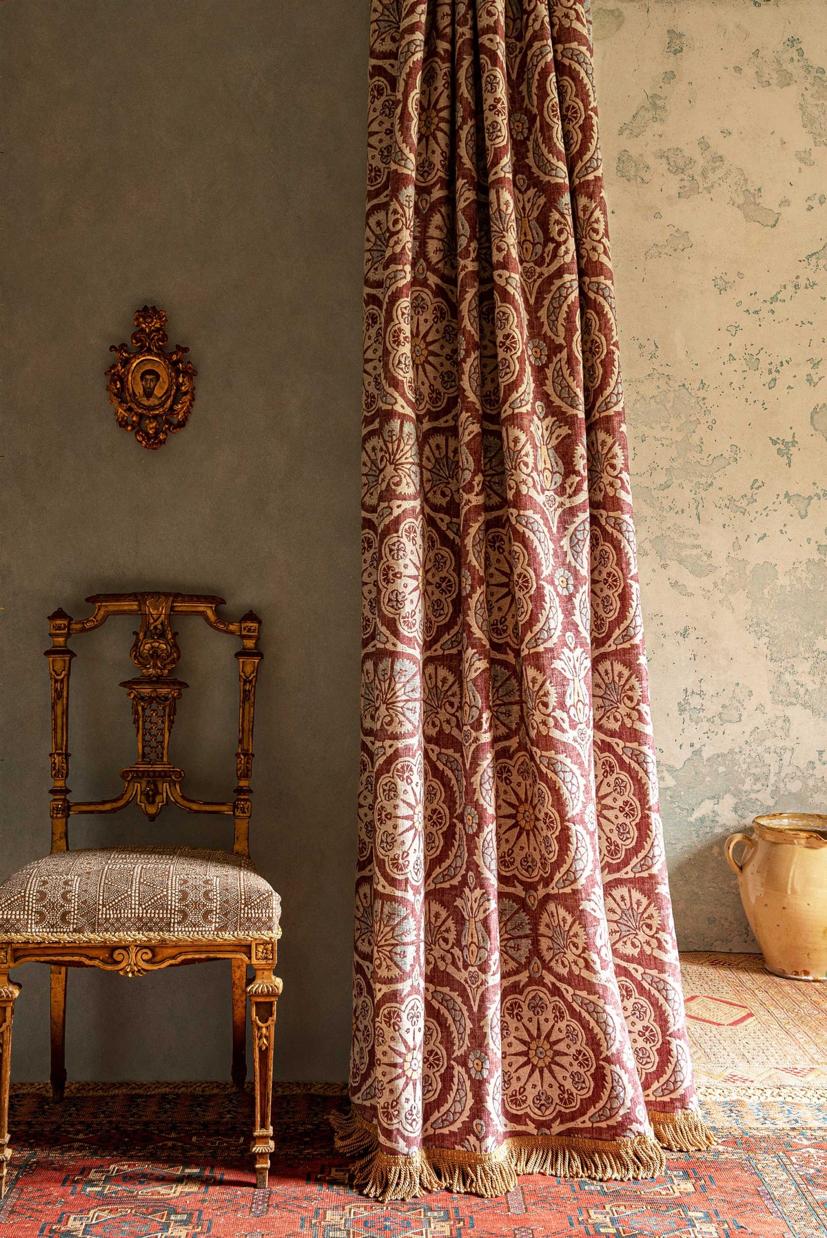 Lewis & Wood Pasha Carnation Made to Measure Roman Blinds – lifestyle photograph