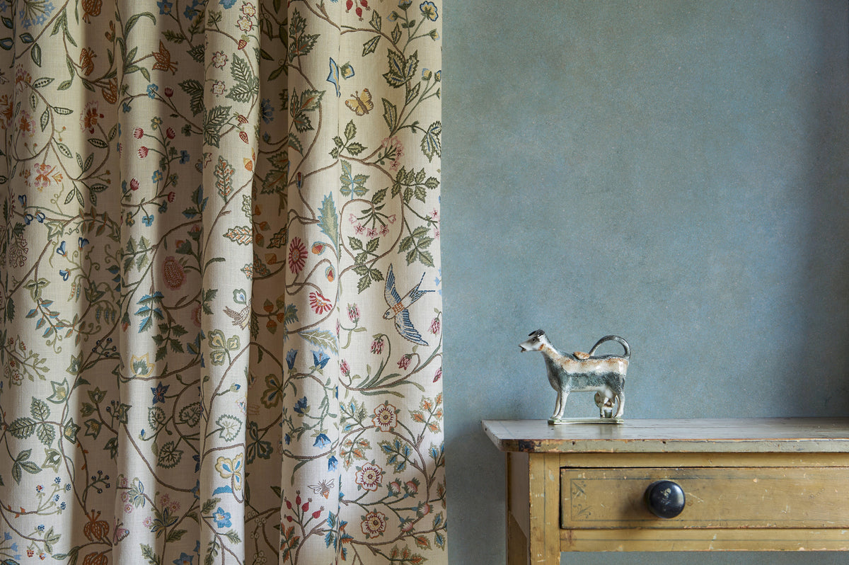 Lewis & Wood Windrush Classic Made to Measure Roman Blinds – lifestyle photograph