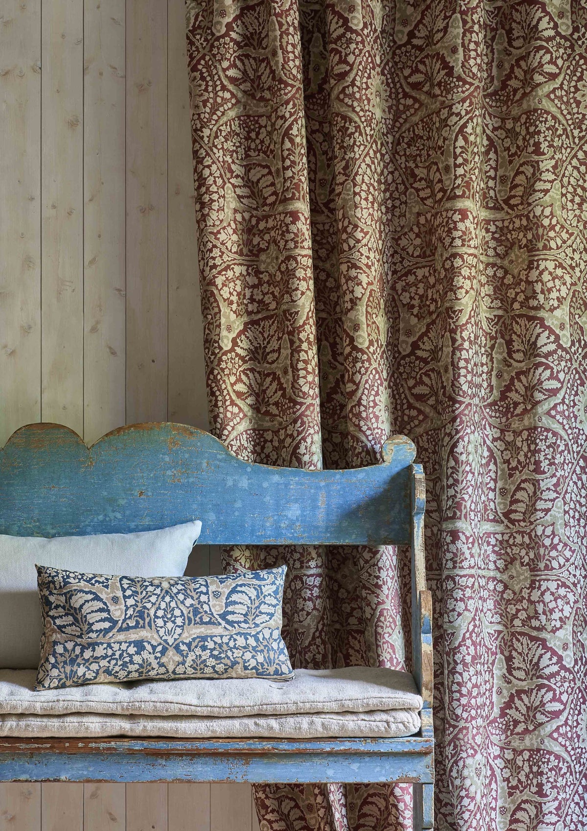Lewis & Wood Alhambra Garnet Made to Measure Roman Blinds – lifestyle photograph