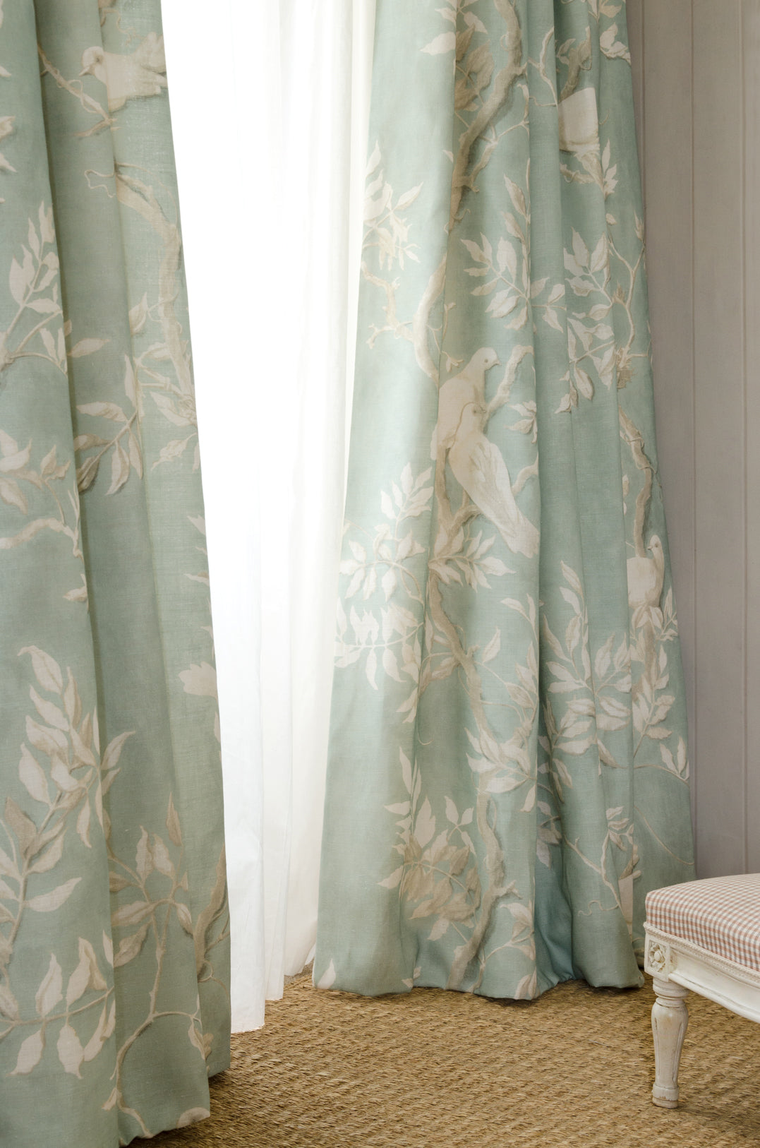 Lewis & Wood Doves Aquamarine Made to Measure Roman Blinds – lifestyle photograph