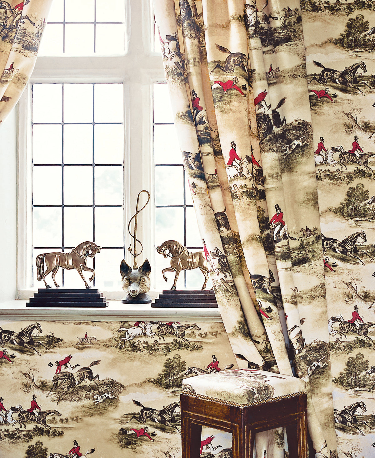 Lewis & Wood Hunting Scenes Made to Measure Roman Blinds – lifestyle photograph
