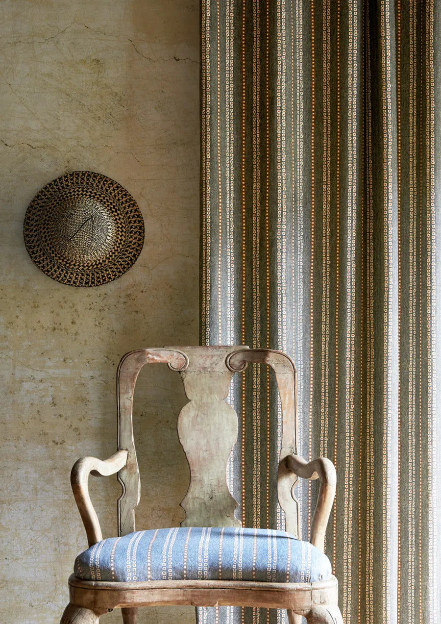 Lewis & Wood Jakarta Ebony Made to Measure Roman Blinds – lifestyle photograph