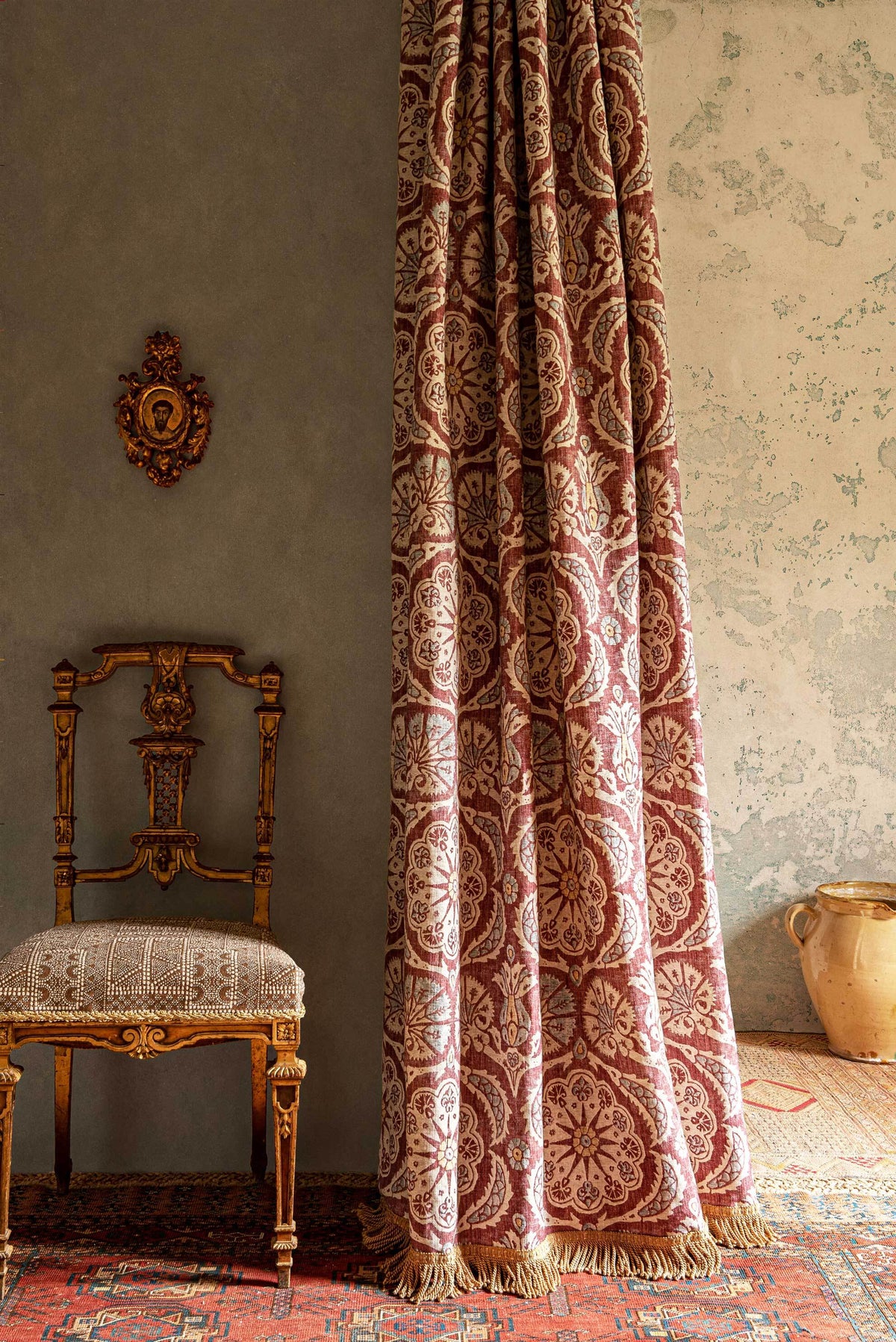 Lewis & Wood Pasha Carnation Made to Measure Roman Blinds – lifestyle photograph
