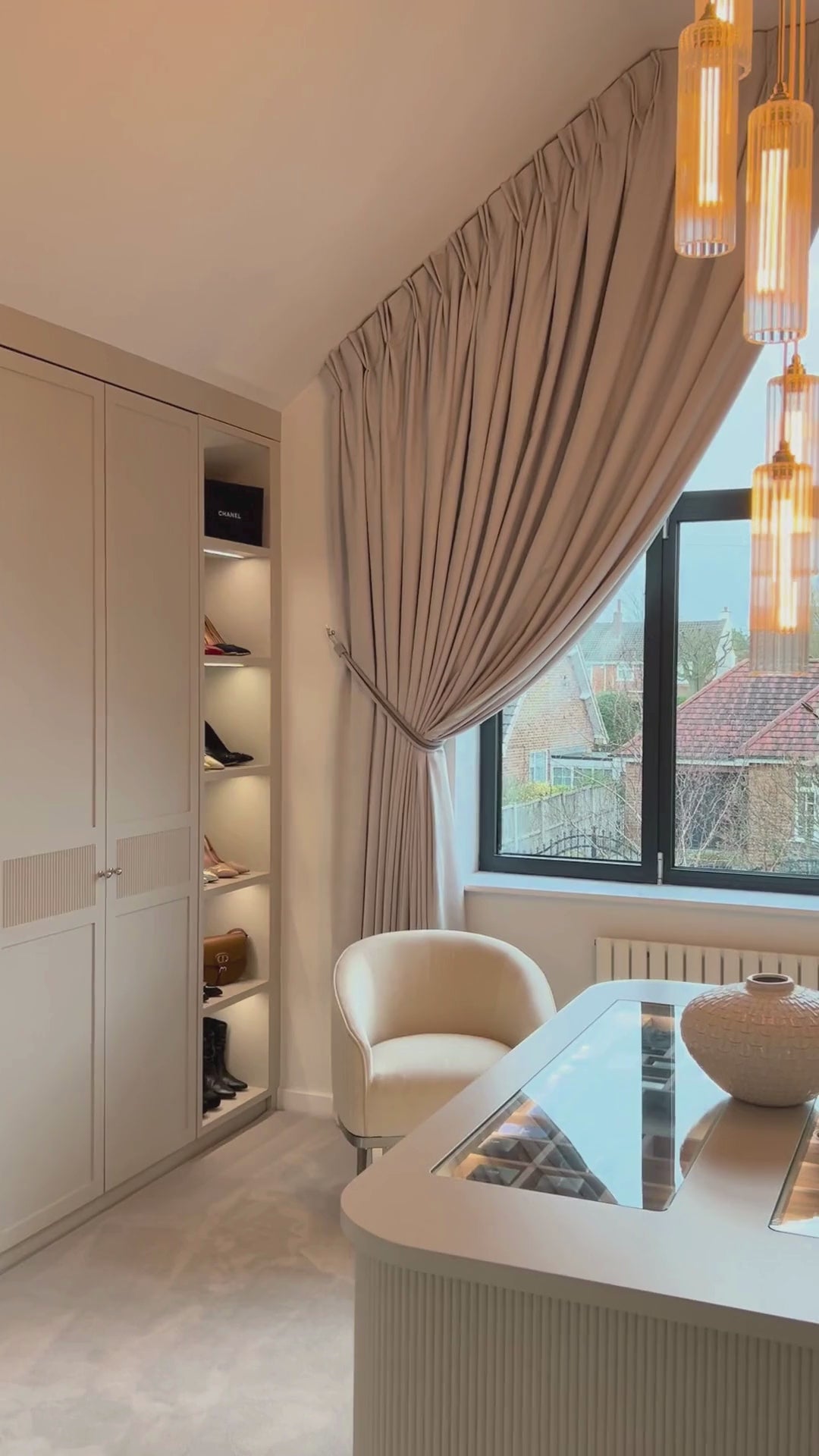 video showing cooshy soft collection fabric fitted in luxury dressing room 