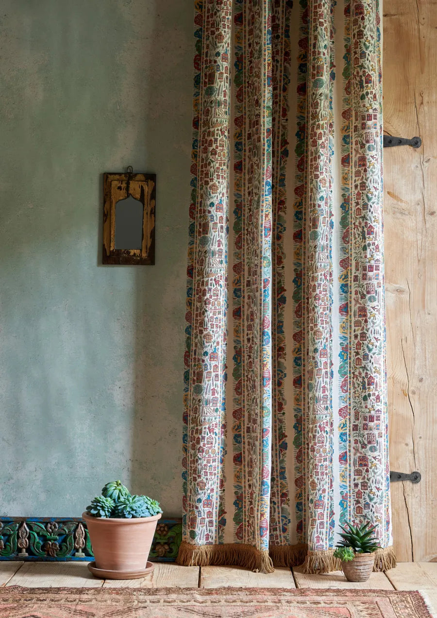 Lewis & Wood Ravi Ribbon Garland Made to Measure Roman Blinds – lifestyle photograph