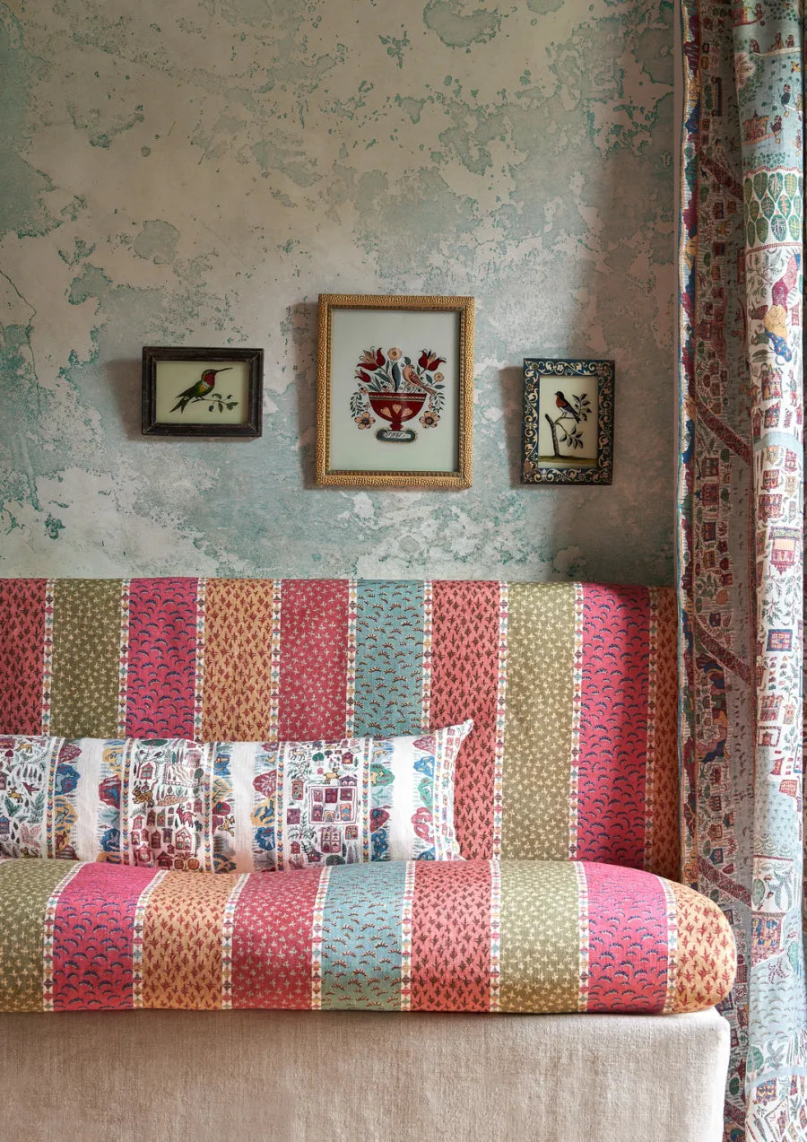 Lewis & Wood Ravi Ribbon Garland Made to Measure Roman Blinds – lifestyle photograph